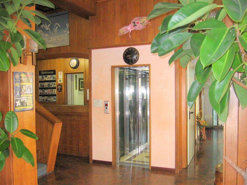 Hotel Garden เวียเรจโจ ภายนอก รูปภาพ