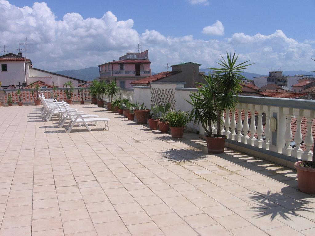 Hotel Garden เวียเรจโจ ภายนอก รูปภาพ