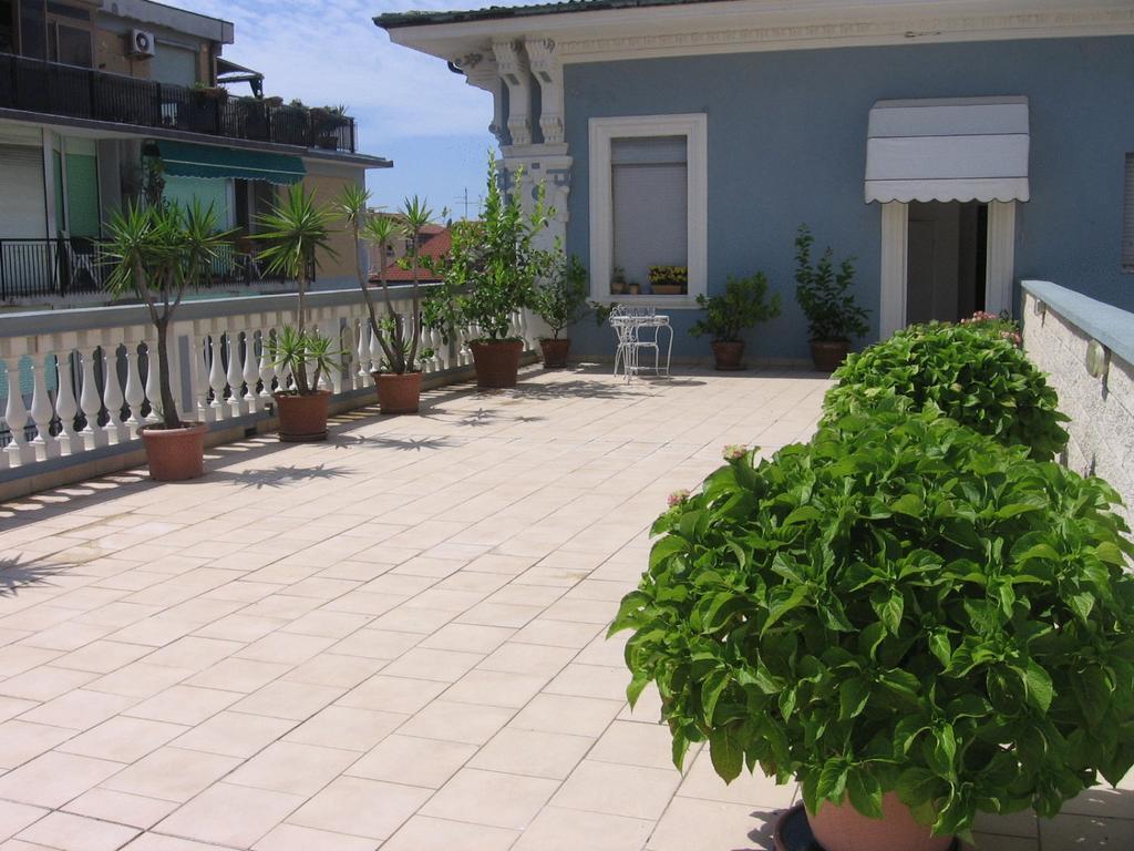 Hotel Garden เวียเรจโจ ภายนอก รูปภาพ